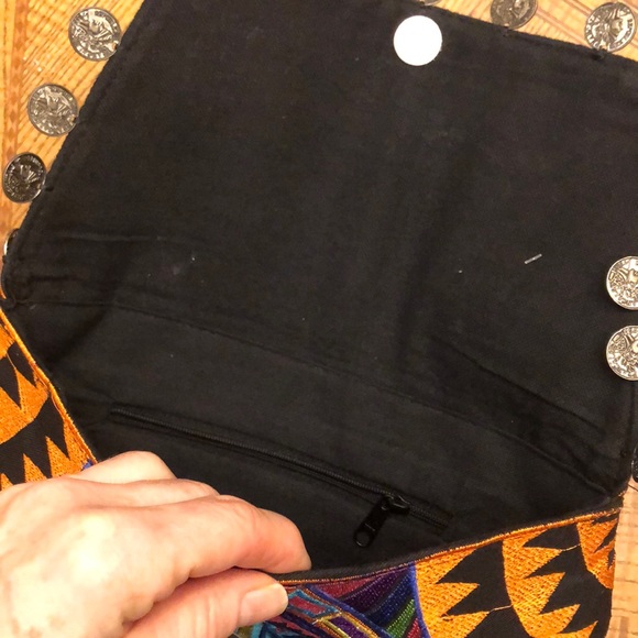 Clutch - Picture 4 of 4